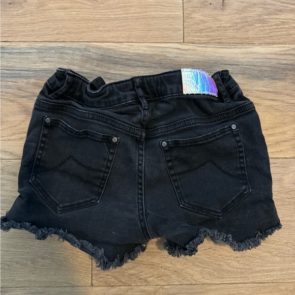 Girls black shorts - Picture 2 of 4